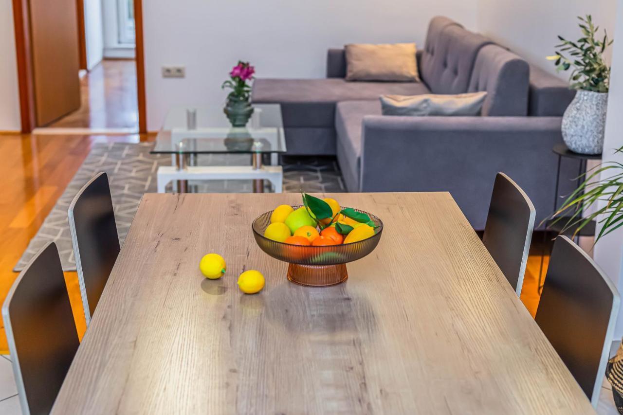 Beachfront Apartment Jesenice  Exterior foto