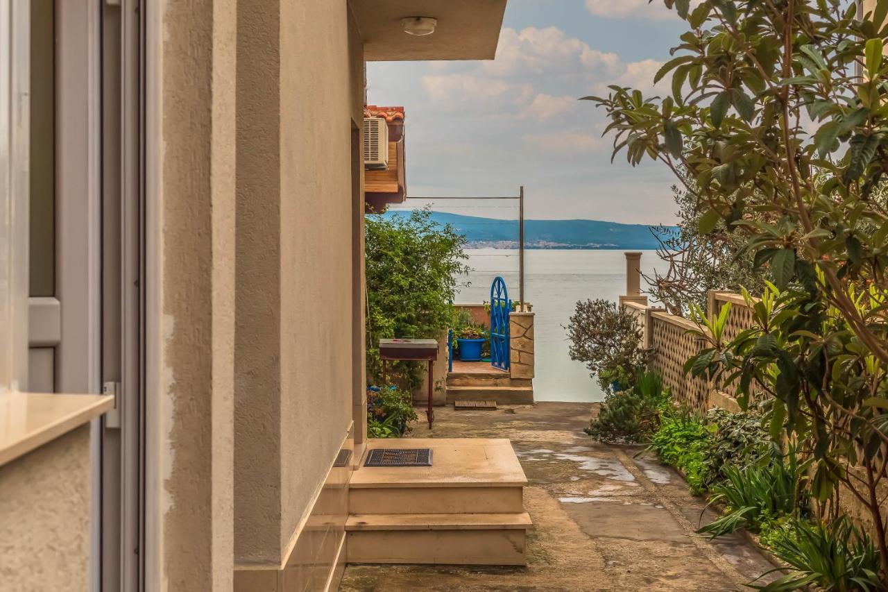 Beachfront Apartment Jesenice  Exterior foto